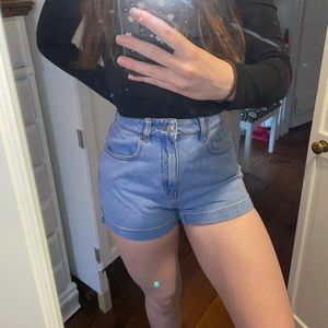 PAC Sun mom short